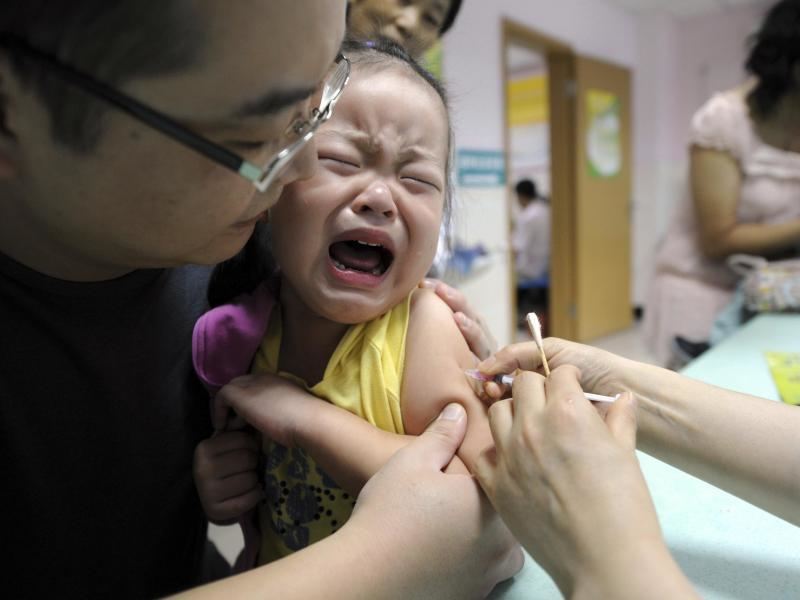 Regierung gibt zu: Impfungen verursachen Autismus und schwere körperliche/psychische Schäden . . .